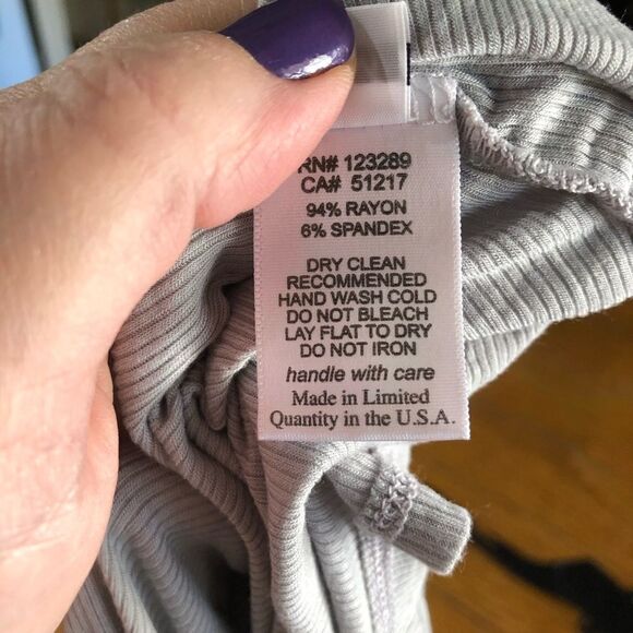 NWT Michael Lauren Sherman Draped V-Neck Top Shirring & Thumbhole Gray - M - Picture 11 of 11